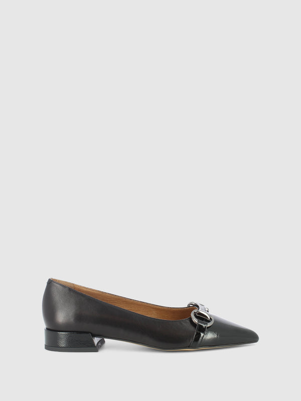 Sapatos com Fivela em Preto